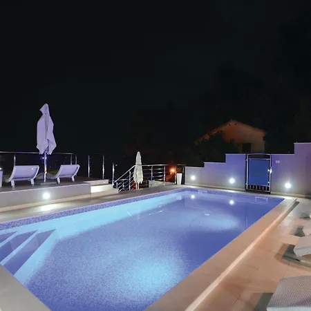 شقة Two-bedroom In *