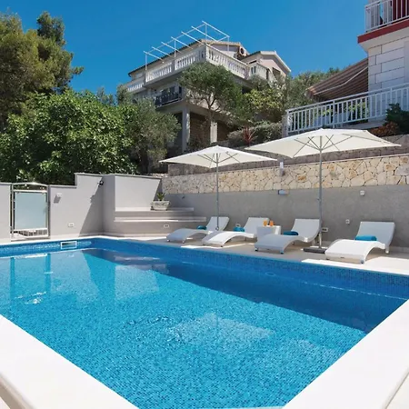 Apartment Two-bedroom In Prigradica