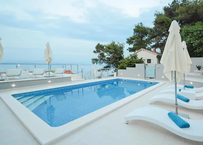 Two-bedroom In Prigradica