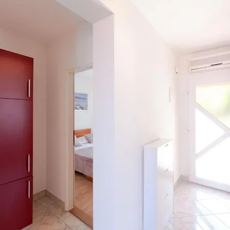In With Kitchen