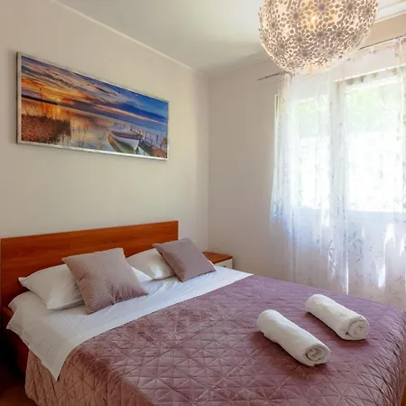 Apartment In With Kitchen Prigradica