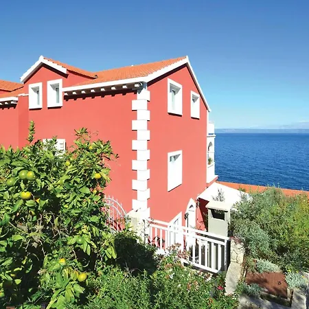 Two-bedroom In Prigradica