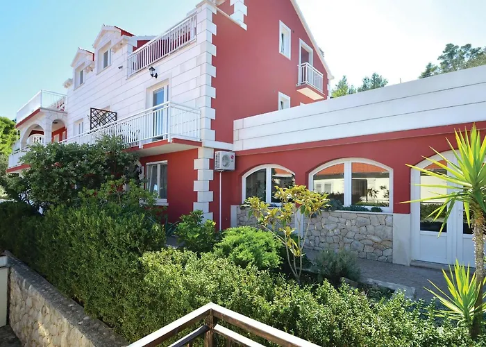 Two-bedroom In Prigradica