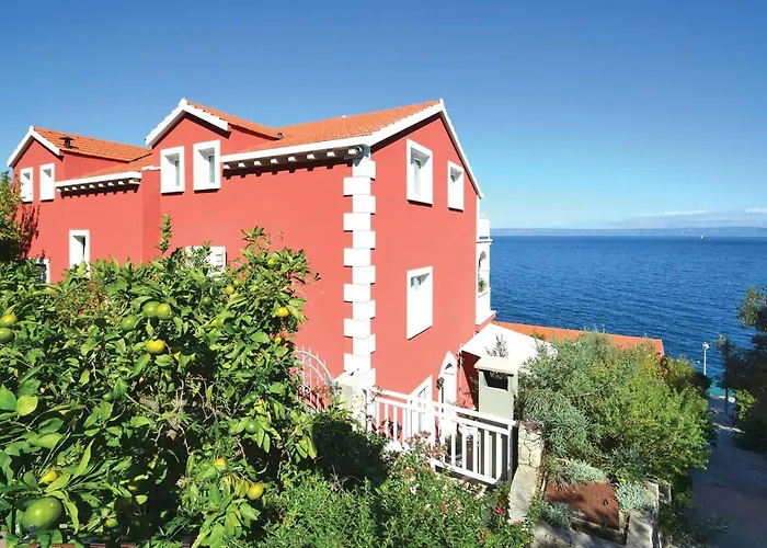 Two-bedroom In Prigradica